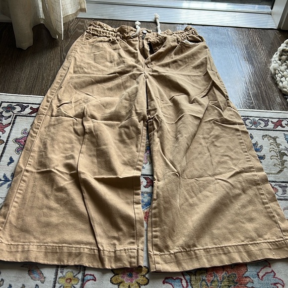 khaki elastic waist pants with wide leg cropped - Picture 4 of 4